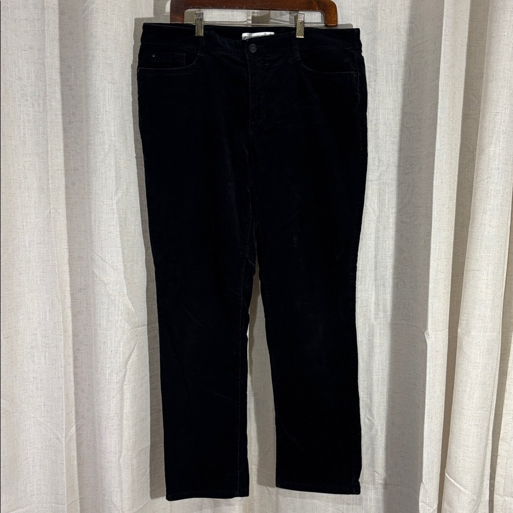 Croft and Barrow Women’s Black Stretch Corduroy Pants